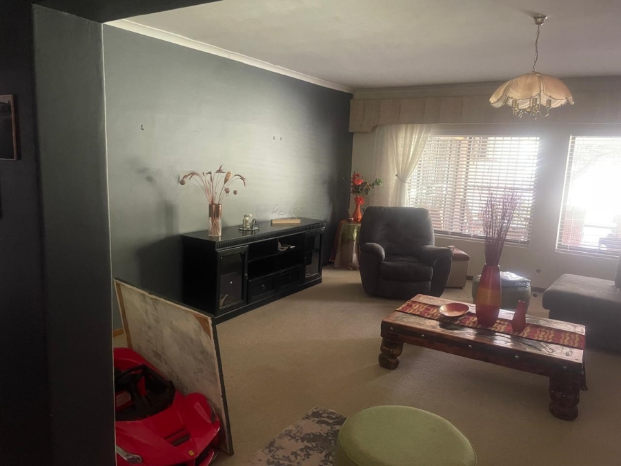 5 Bedroom Property for Sale in Porterville Western Cape